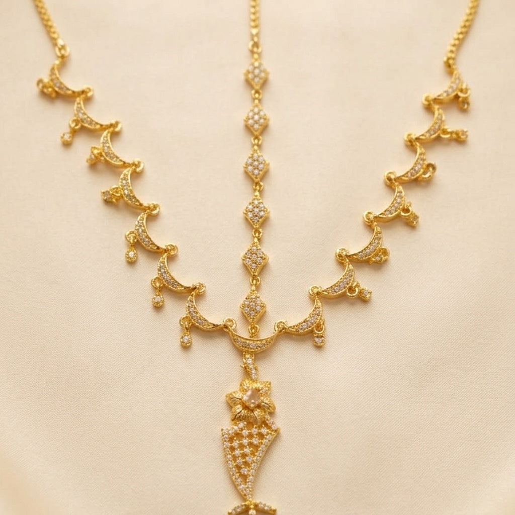 Bridal Mathapatti with Teardrop Pendant
