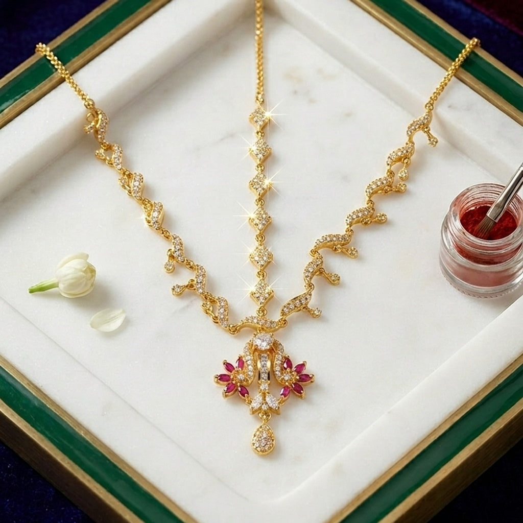 Bridal Mathapatti with Teardrop Pendant